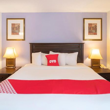 Oyo Townhouse Houston Airport North Hotel Екстериор снимка