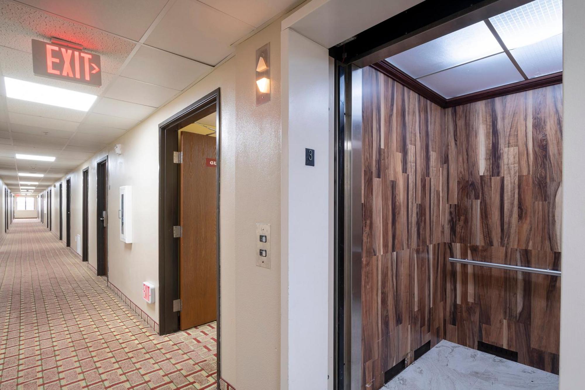 Oyo Townhouse Houston Airport North Hotel Екстериор снимка