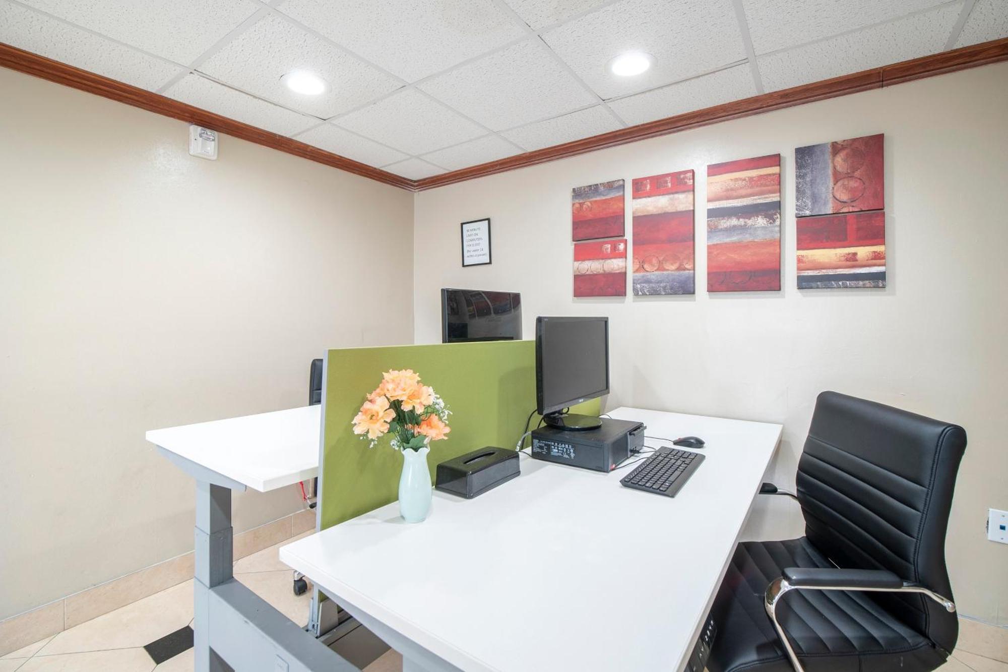Oyo Townhouse Houston Airport North Hotel Екстериор снимка