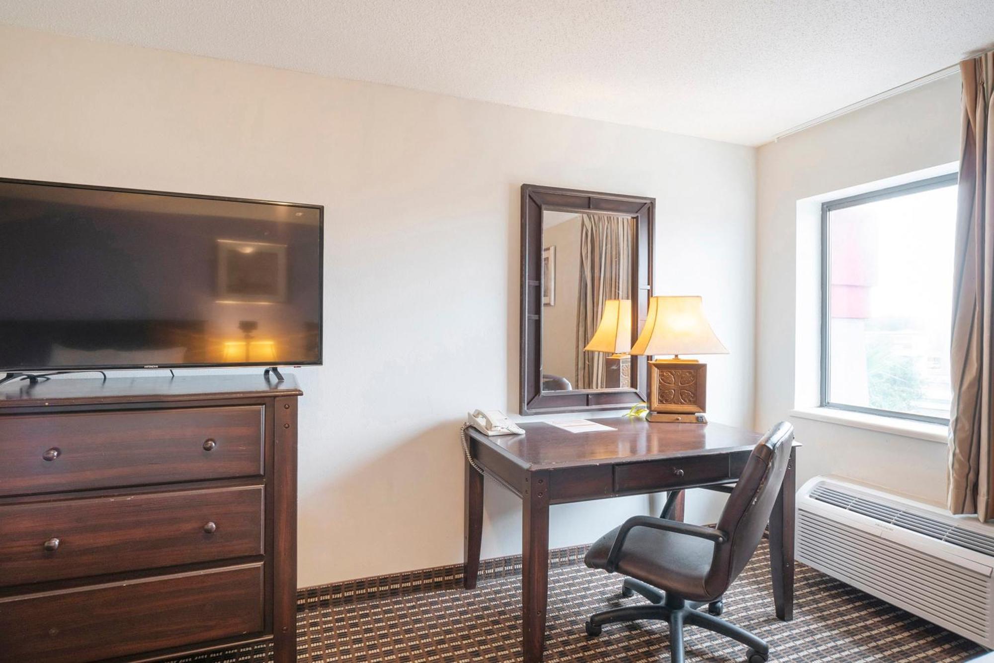 Oyo Townhouse Houston Airport North Hotel Екстериор снимка
